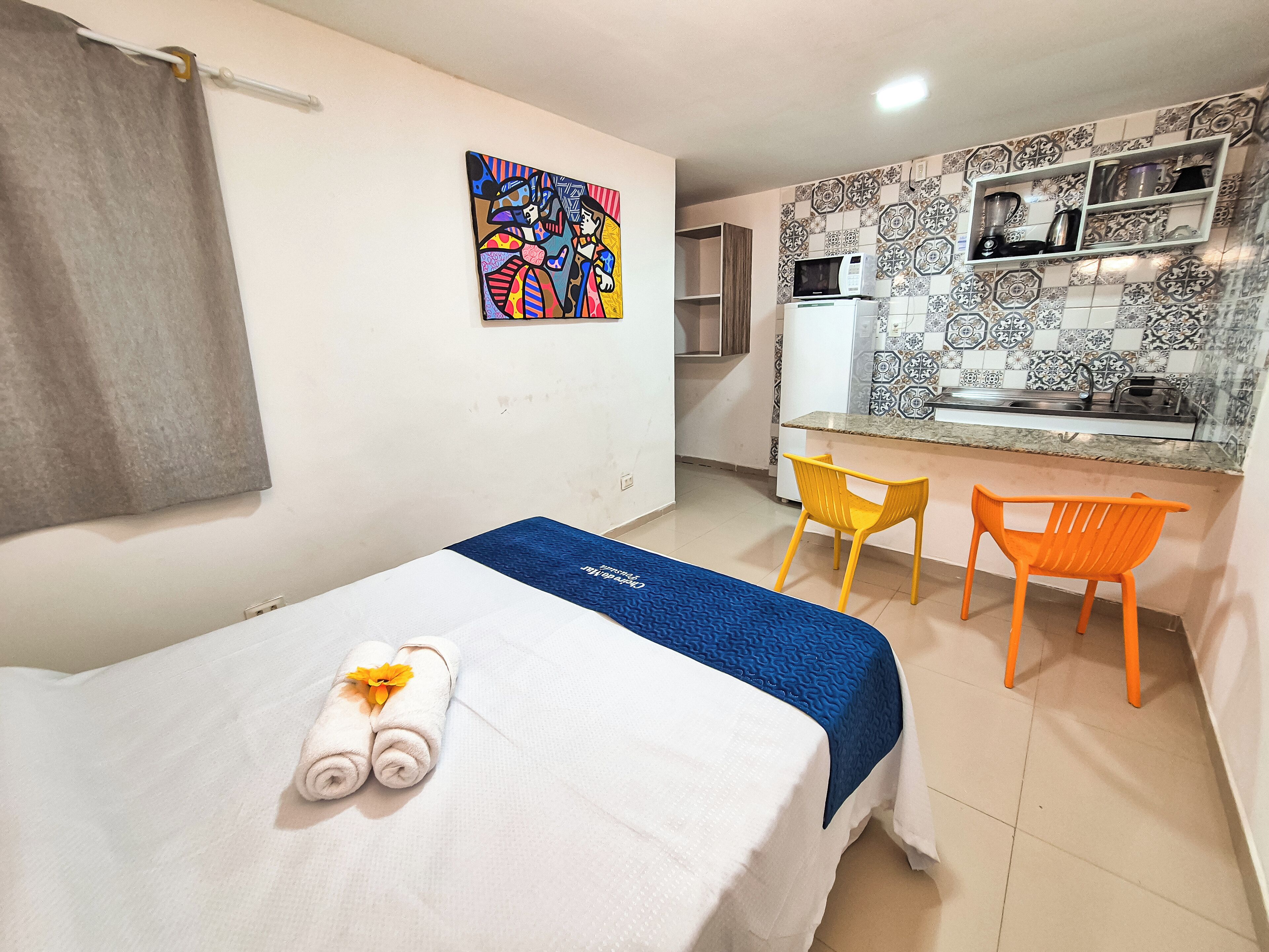 Ropa de cama hipoalergénica y escritorio 