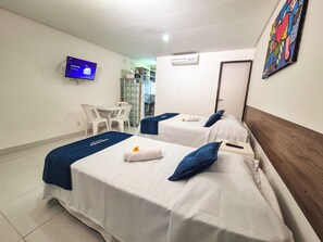 Studio (Quádruplo) | Living area | Flat-screen TV - Pousada Cheiro do Mar (Ipojuca)