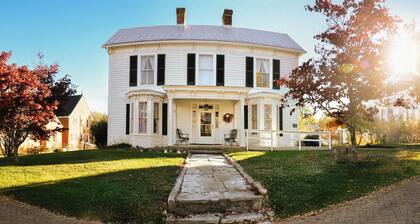 The Manse on East Main-Historic Fincastle's Newest Guesthouse!