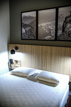 Standard Casal | Desk, laptop workspace, free WiFi, bed sheets - Hotel Graal Inn Uberaba (Uberaba)