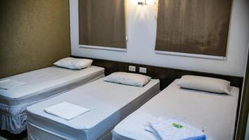 Standard Triplo Solteiro | Escrivaninha, espaço de trabalho para notebook, Wi-Fi de cortesia