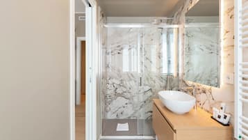 Exclusive Apartment, 3 Bedrooms, Balcony, Via Cornaggia 9 | Bathroom | Free toiletries, hair dryer, slippers, towels