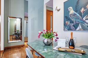 Luxury Apartment, 3 Bedrooms, 2 Bathrooms Via Gonzaga 3 | Dining room - Heart Milan Apartments Duomo Missori (Milan)