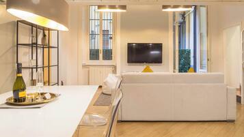 Apartamento Confort, 1 cama de matrimonio con sofá cama, patio (Via dell'Unione 7) | Zona de estar