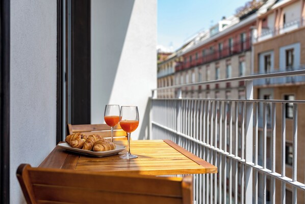 Superior Apartment, 3 Bedrooms, Balcony , Via Cannobio 12 | Balcony - Heart Milan Apartments Duomo Missori (Milan)