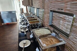 Restaurant - Hotel Himalayan Villa (Baluwapati Deupur)