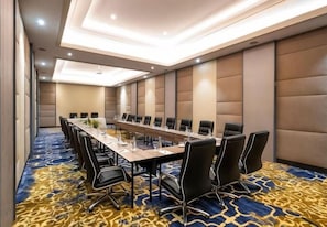 Ảnh chưa phân loại, 2 trong số 33 ảnh, nút