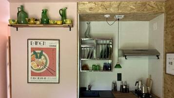 Fridge, microwave, oven, coffee/tea maker