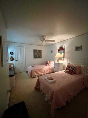 2 Schlafzimmer, Schreibtisch, WLAN, Bettwäsche