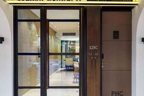 المنشأة من الخارج