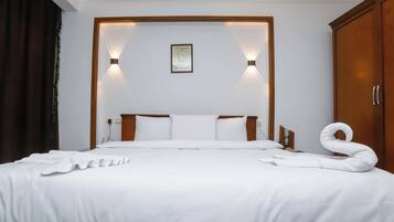Cortinas blackout, tabla de planchar con plancha y wifi gratis