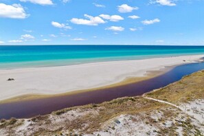 Una playa cerca