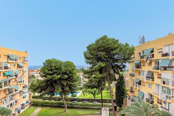 Luokittelematon kuva, 1 kautta 48, painike