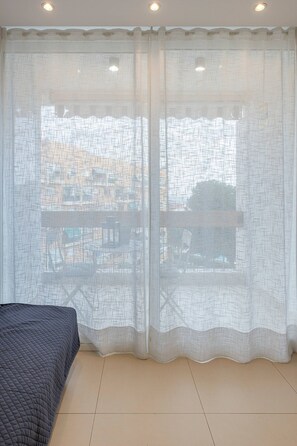 1 chambre, fer et planche à repasser, Wi-Fi gratuit