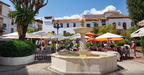 Luokittelematon kuva, 3 kautta 48, painike