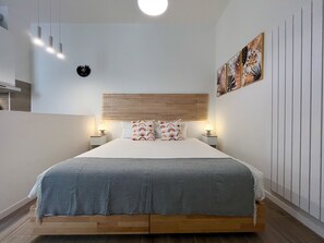 1 dormitorio, tabla de planchar con plancha, cuna de viaje y wifi gratis