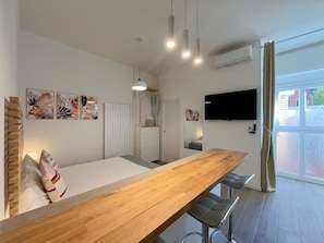1 soverom, strykejern/-brett, reiseseng for barn og wi-fi (inkludert)