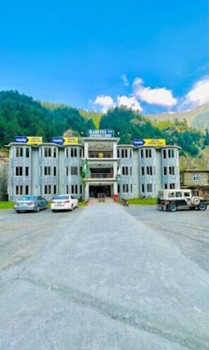 Front of property - Hotel Spring Land Naran (Balakot)