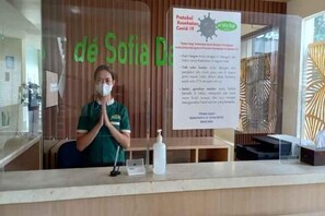 Lobby - De Sofia Dago (Coblong)