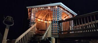 Fairy Tale Charm: Mtn Cabin + Mtn Stream + Deck