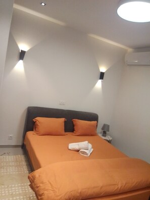 1 chambre, fer et planche à repasser, Wi-Fi, draps fournis