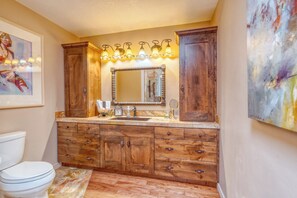 Douche, baignoire Ă jets, serviettes fournies
