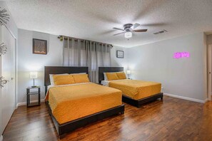 5 slaapkamers, een strijkplank/strijkijzer, gratis wifi, beddengoed