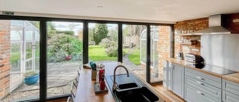 Lavavajillas y periquera