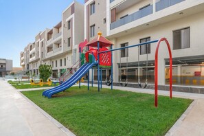 Children's play area - outdoor - Silkhaus Al Mahmal 70 (Riyadh)