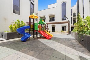 Zona de jocs infantil: a l'aire lliure