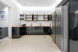 Appartement majestueux | Cuisine privée | Réfrigérateur, four à micro-ondes, un four, surface de cuisson