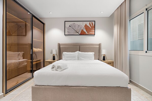 Deluxe Apartment | Egyptian cotton sheets, premium bedding, memory-foam beds - Silkhaus Majidia156 (Riyadh)