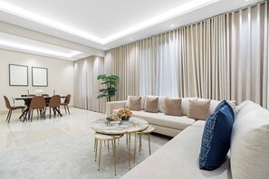 Exclusive Apartment | Living area | 50-inch Smart TV with digital channels - Silkhaus Wakan 001 (Riyadh)