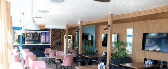 Mavi Restaurant & Apartments 3