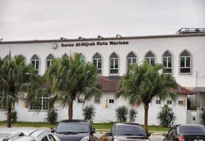 المنشأة من الخارج