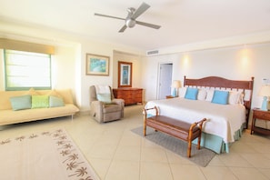 2 bedrooms, desk, iron/ironing board, WiFi - Palm Beach 401, Hastings Barbados, 2 Bdrm Condo. STUNNING Ocean & Garden Views! (Hastings)