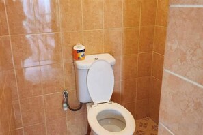 Bathroom - Bagus Bay Homestay (Tuktuk Siadong)