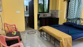 1 bedroom, iron/ironing board, WiFi, bed sheets