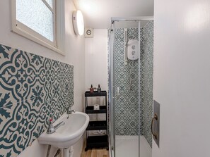 Towels - 6 bedroom accommodation in Kingsbridge (Kingsbridge)