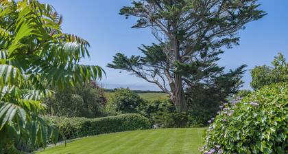 6 bedroom accommodation in Kingsbridge