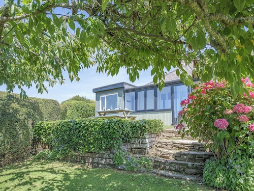 6 bedroom accommodation in Kingsbridge