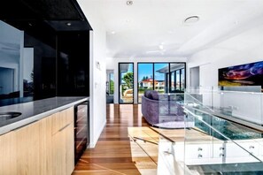 Room - Luxico Bluewater Oasis (Heated Pool) (Broadbeach Waters)