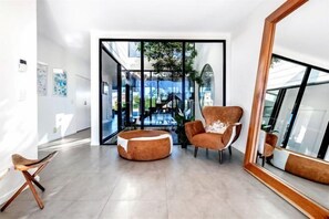 Room - Luxico Bluewater Oasis (Heated Pool) (Broadbeach Waters)