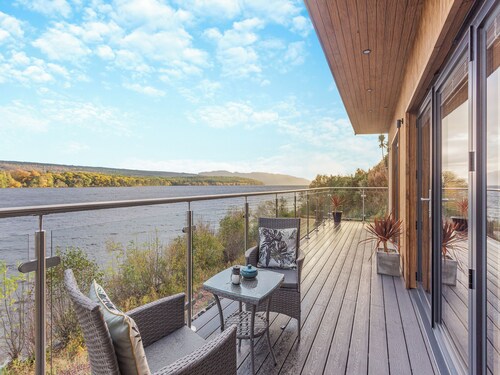 Kimcraigan Lodge is located with uninterrupted views on the banks of Loch Ness.