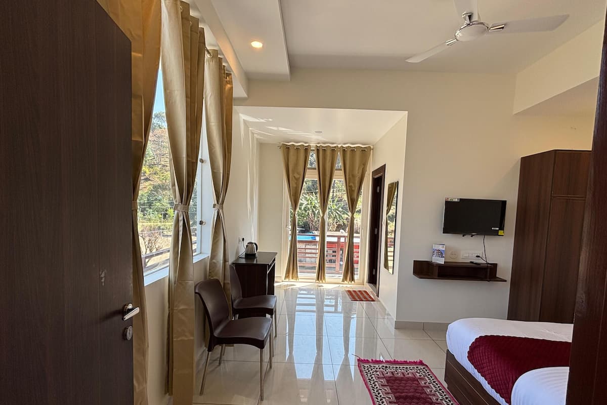 Deluxe Room, Balcony, Hill View | Premium bedding, pillowtop beds, desk, iron/ironing board