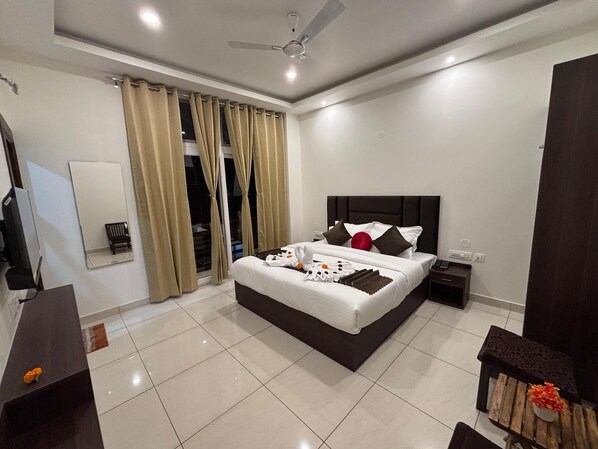 Luxury Room, Balcony, Lake View | Premium bedding, pillowtop beds, desk, iron/ironing board - HOTEL REWALSAR HEIGHTS (Balh)