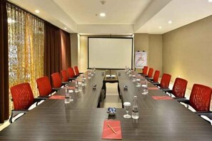 Meeting facility - Travello Hotel Bandung (Cidadap)
