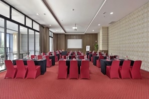 Meeting facility - Travello Hotel Bandung (Cidadap)