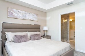 3 室のベッドルーム、アイロン / アイロン台、WiFi、ベッドシーツ