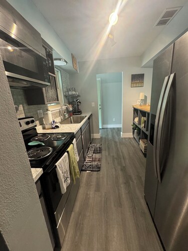 Charming 3-bedroom house with AC and WiFi in brilliant DeFuniak Springs